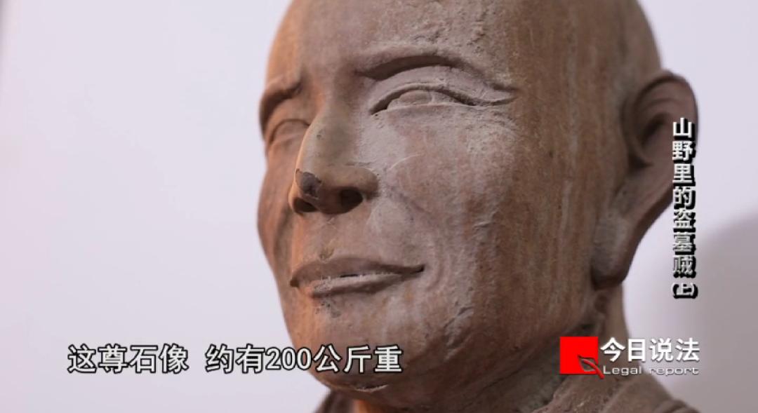 DƬ